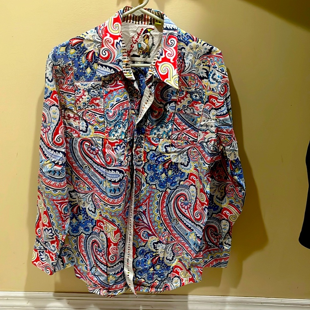Long sleeve button down shirt. Size large classic fit.